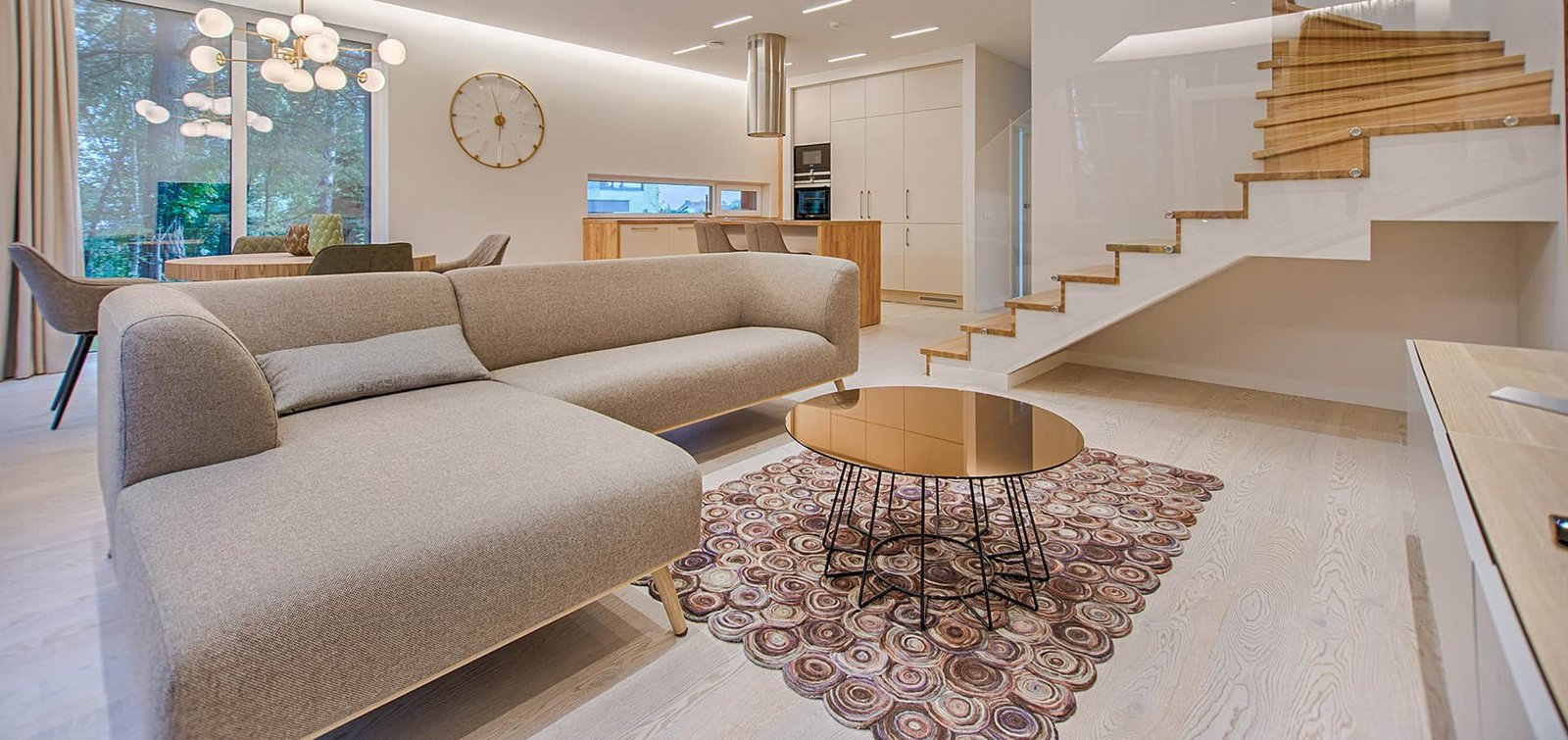 Why Us? Modern luxury living room interior by Urban Basics Realty